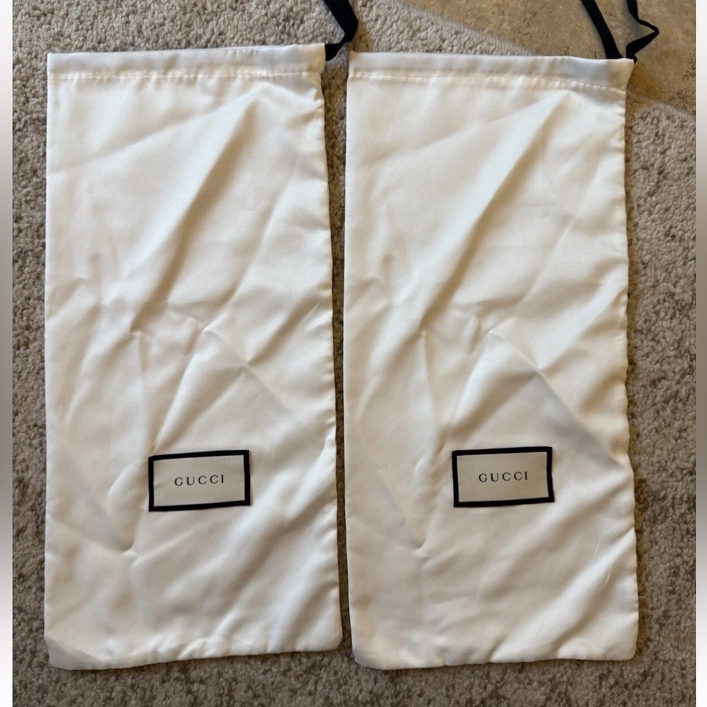 Gucci Shoe Bag Covers White Silk
Logo Brand New GG